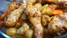 Pałki kurczaka pieczone z ziemniakami 